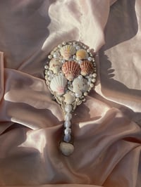 Image 1 of Mermaid-core seashell mirror