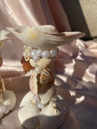 Image 3 of 1 pc Mermaid-core seashell stand for candles or jewelry