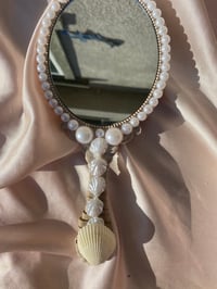 Image 4 of Mermaid-core seashell mirror