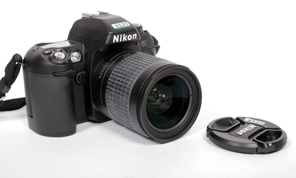 Image of Nikon N80 F80 35mm SLR Film Camera with 28-100mm AF NIKKOR zoom lens #4537