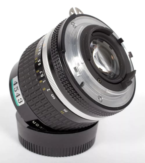 Image of Nikon Nikkor 24mm F2 AI-S lens for all F mount cameras #4540/#4543