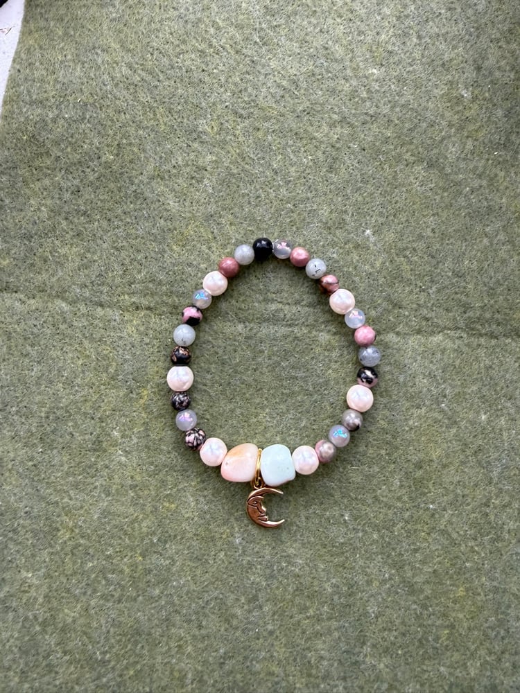 Image of Mixed bead moon bracelet 🌙🩵💝