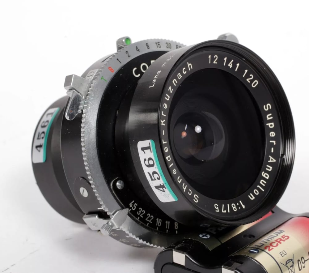 Image of Schneider Super Angulon 75mm F8 lens in Copal #0 shutter #4561