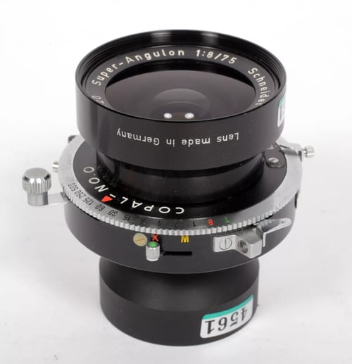 Image of Schneider Super Angulon 75mm F8 lens in Copal #0 shutter #4561