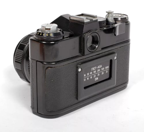 Image of Soviet Zenit 11 35mm SLR Film Camera with 58mm F2 Helios 44m-4 lens TESTED #4071