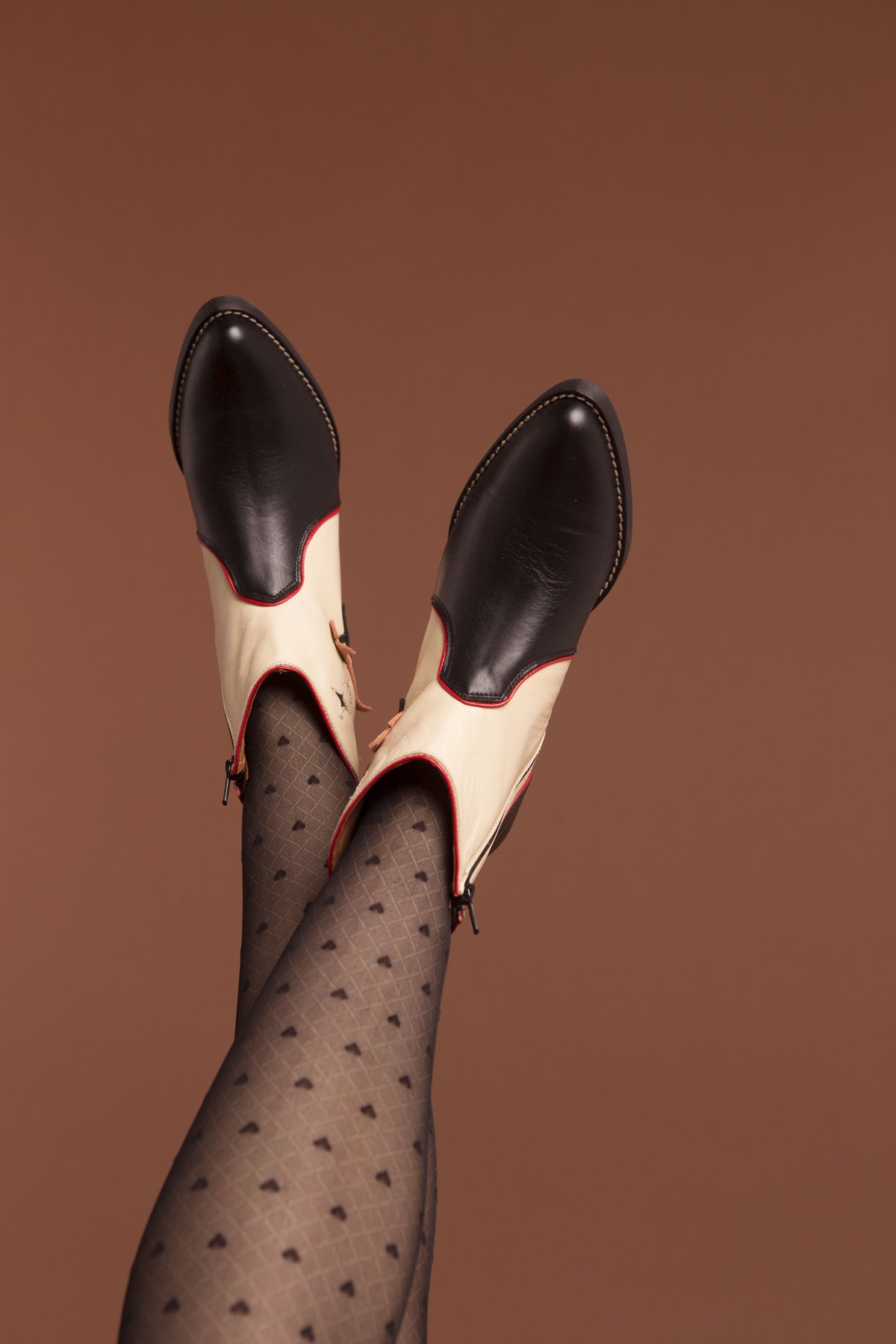 Image of OUTLET Bota Cerillas negra y beige