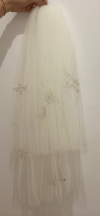 Image 4 of Velo de Novia Bordado