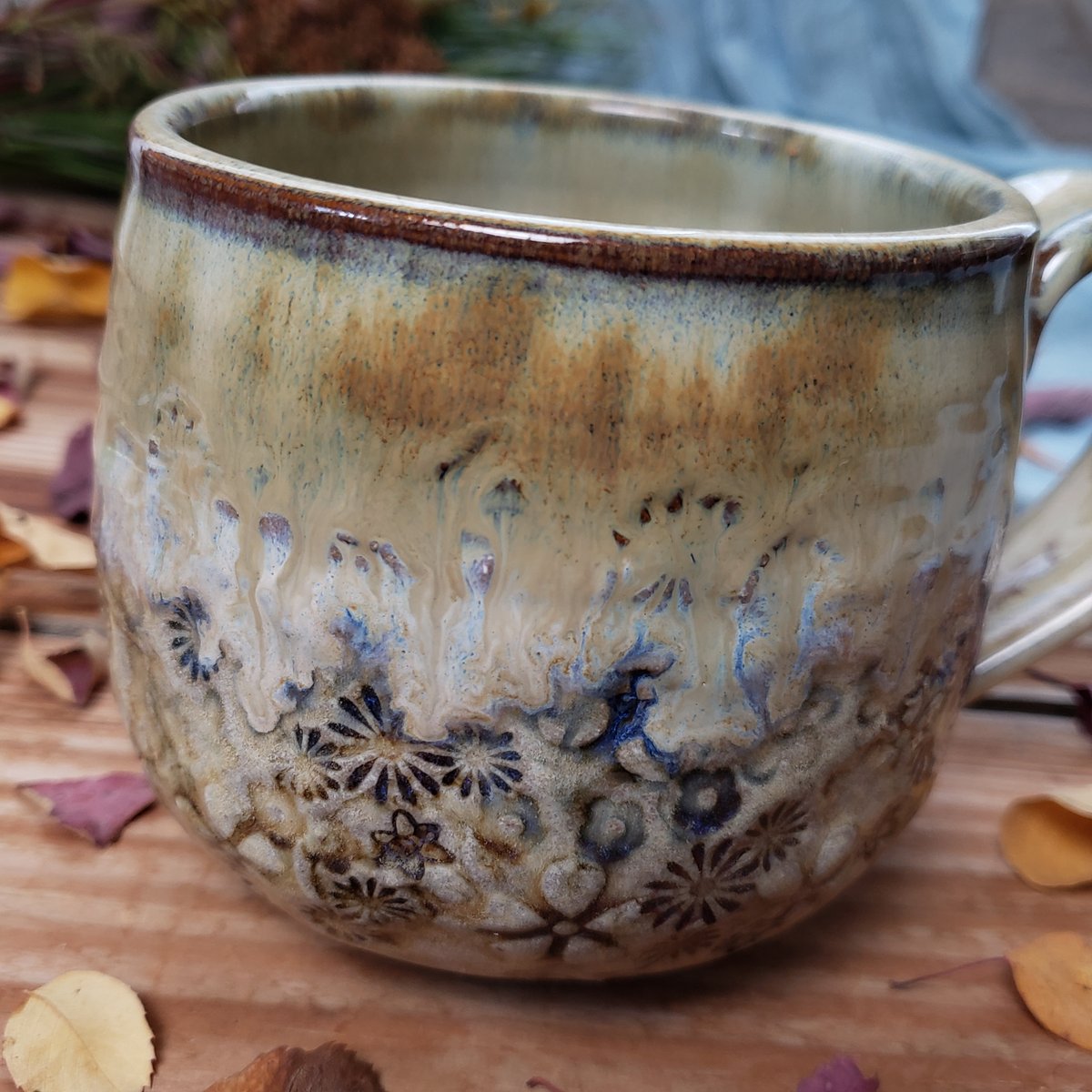 Image of Mountain Flower Honey Globe mug 102401