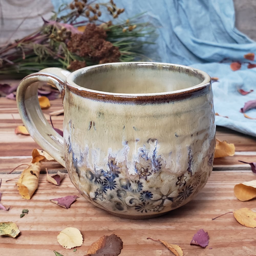 Image of Mountain Flower Honey Globe mug 102401