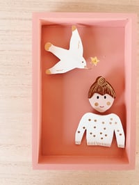 Image 2 of Le minois, broche en cuir personnalisée