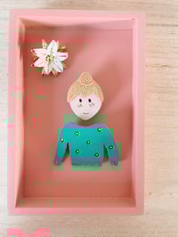 Image 4 of Le minois, broche en cuir personnalisée