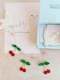 Image 5 of Les ribambelles - décoration d'intérieur poétique, parure murale