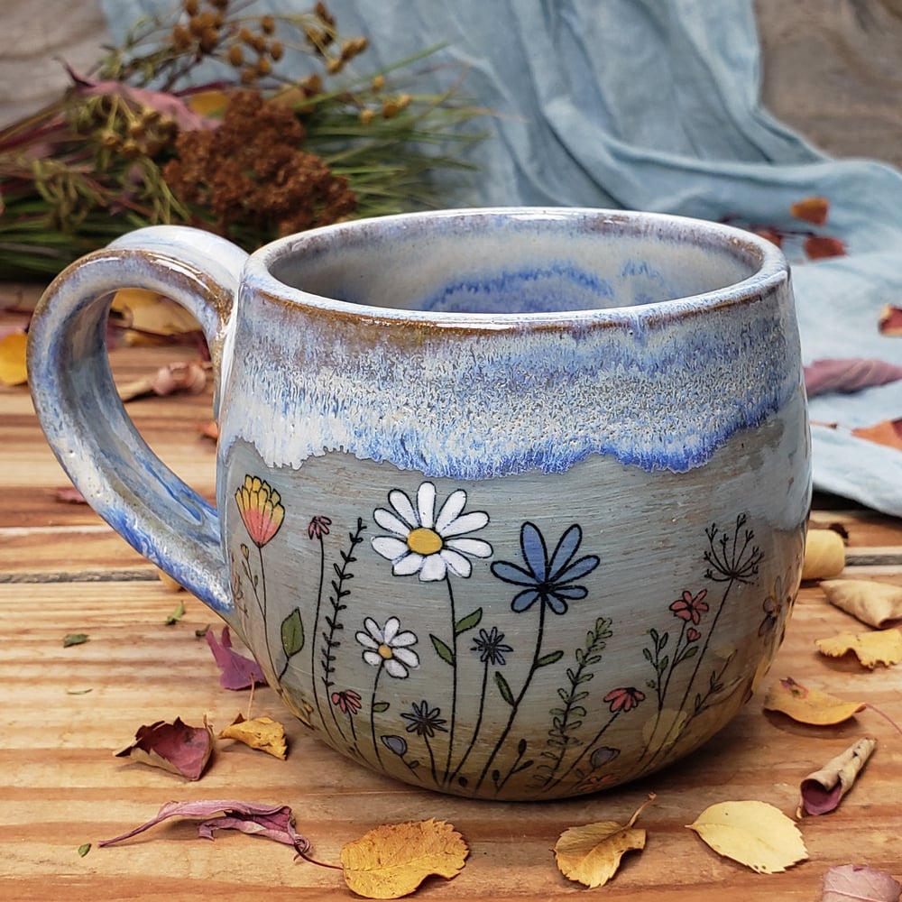 Image of Meadow Walker Globe mug 102402