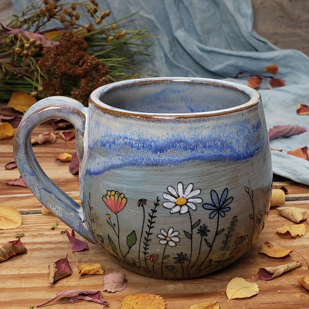 Image of Meadow Walker Globe mug 102403