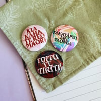 Māori Statement Button Badges