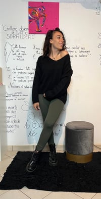 Image 1 of Maglione scollo a V