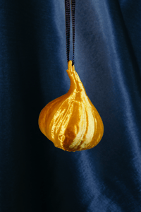 Image 1 of Garlic Christmas bauble 