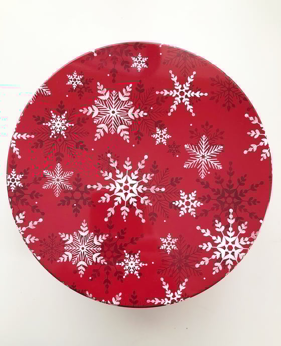 Image of BISCUITS & BUTTONS SEWING KIT - SNOWFLAKE