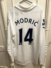 Image 9 of Tottenham Hotspur “MODRIĆ 14” 2010/11 Long Sleeve Home Shirt + PL patches (L)