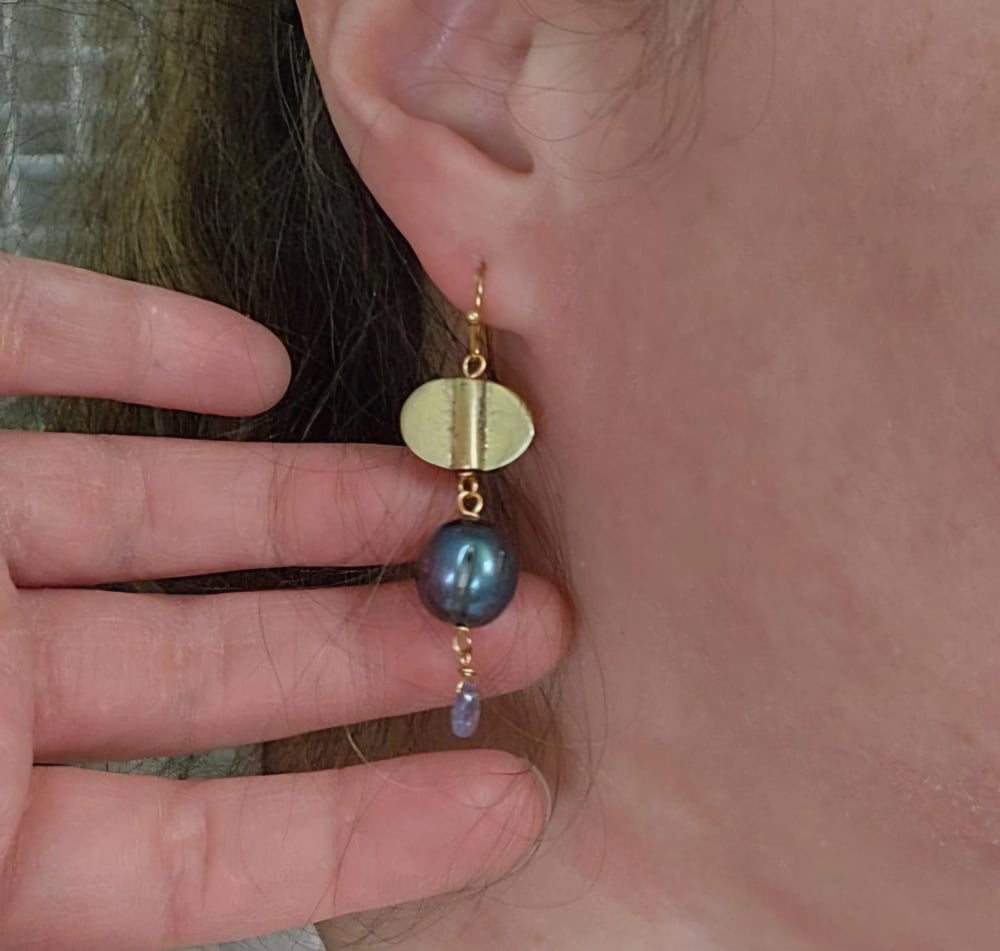 Image of Pearls + Lavender Earrings