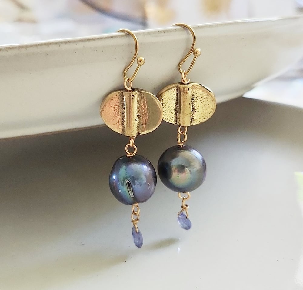 Image of Pearls + Lavender Earrings