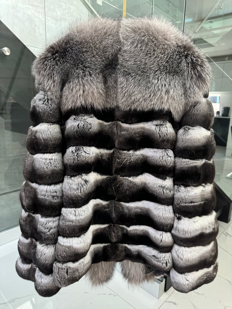 Image of CHINCHILLA X SILVER FOX COAT