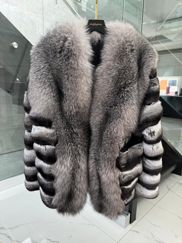 Image of CHINCHILLA X SILVER FOX COAT