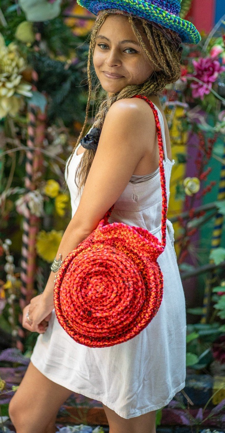 Image of Handwoven Red Sparkly Shell Bag