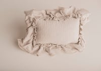 Image 1 of LILA pillow with ruffle