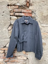 Image 2 of Camicia upcycling con fiocchetto laterale