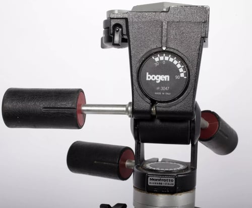 Image of HEAVY DUTY Manfrotto Bogen 3033/074 tripod with 3047 three way head #4771