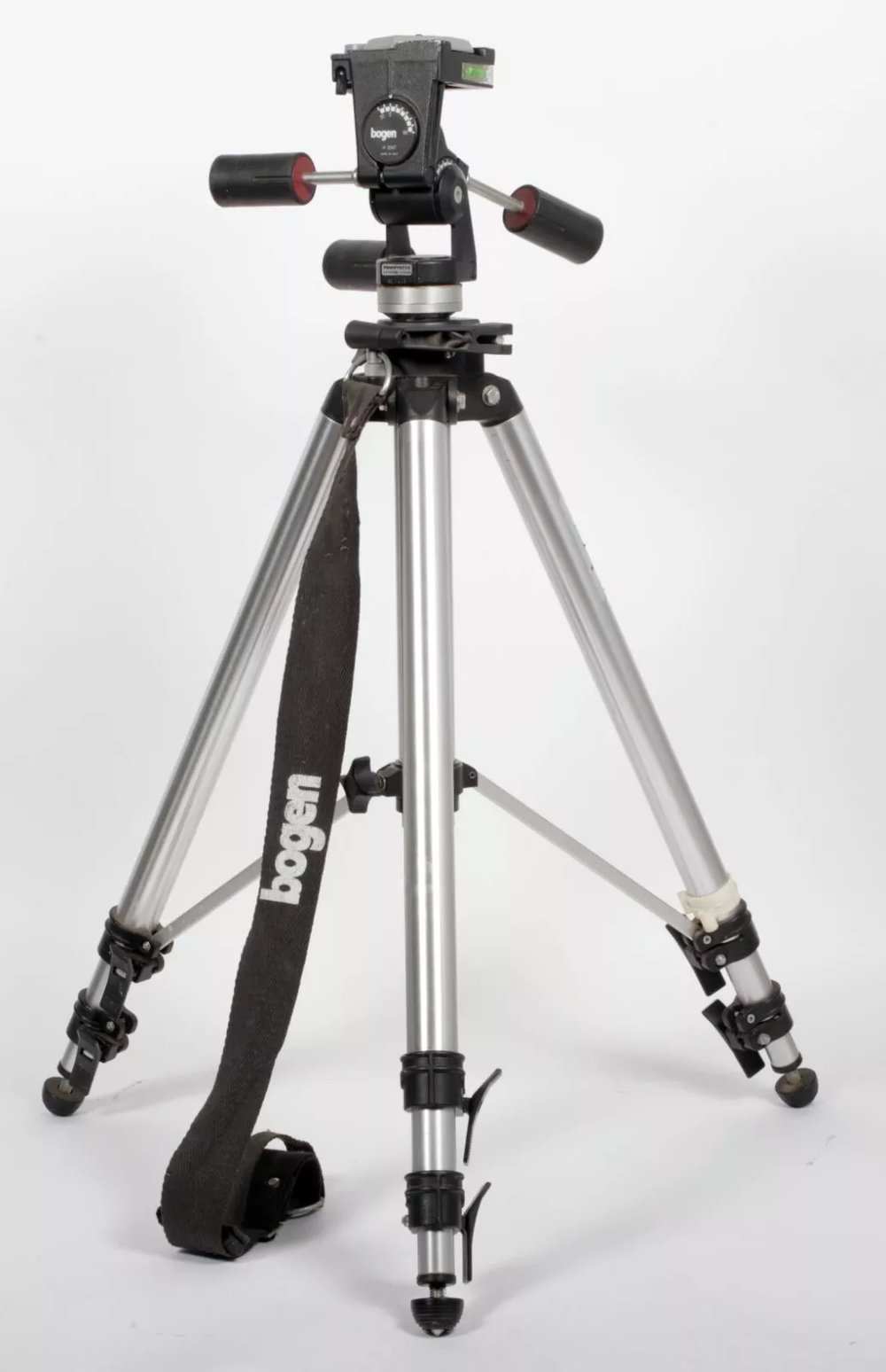 Image of HEAVY DUTY Manfrotto Bogen 3033/074 tripod with 3047 three way head #4771