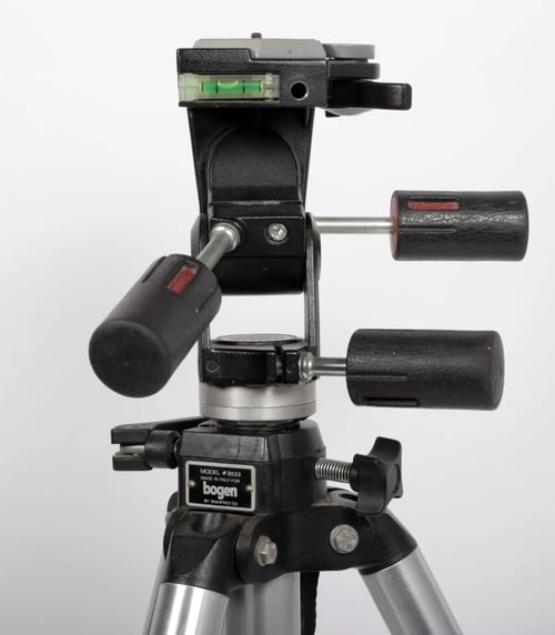 Image of HEAVY DUTY Manfrotto Bogen 3033/074 tripod with 3047 three way head #4771