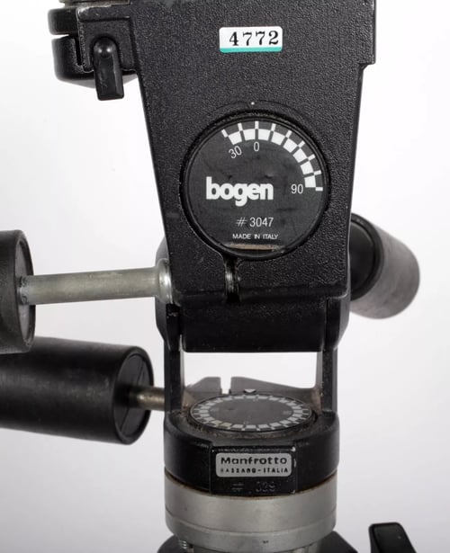 Image of HEAVY DUTY Manfrotto Bogen 3033/074 tripod with 3047 three way head #4771