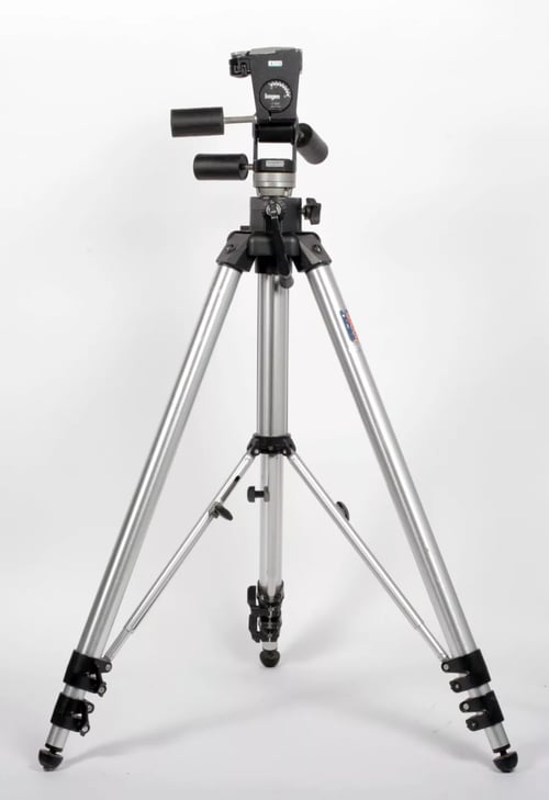 Image of HEAVY DUTY Manfrotto Bogen 3033/074 tripod with 3047 three way head #4771