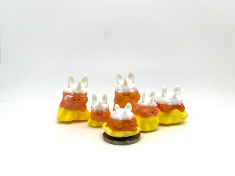 Test pulls: Snackiblobicorns candycorn micro size