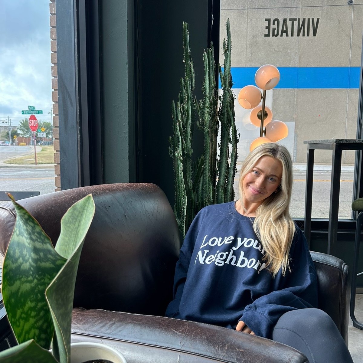 Image of NAVY BLUE SWEATSHIRT