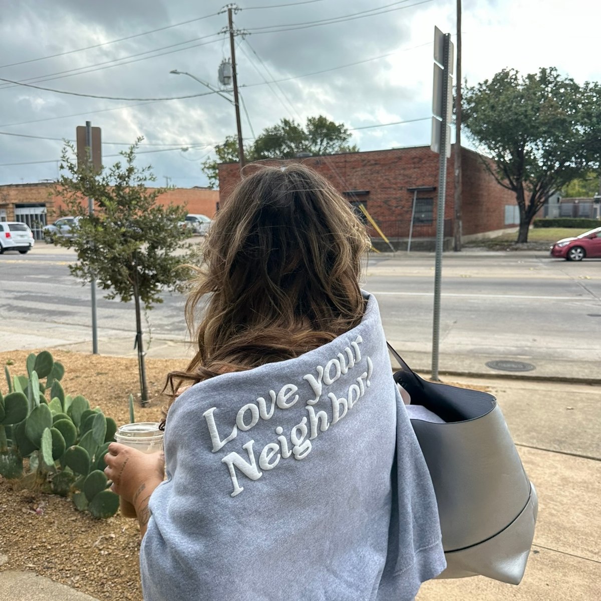 Image of grey + white crew
