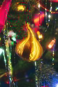 Image 4 of Garlic Christmas bauble 