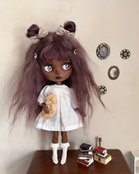 Image 2 of Lila