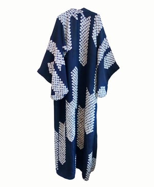 Image of Silke kimono dame - mørkeblå med hvide shibori prikker