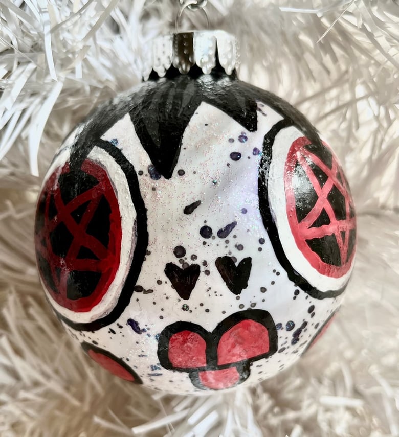 Image of Round Ball Ornament A