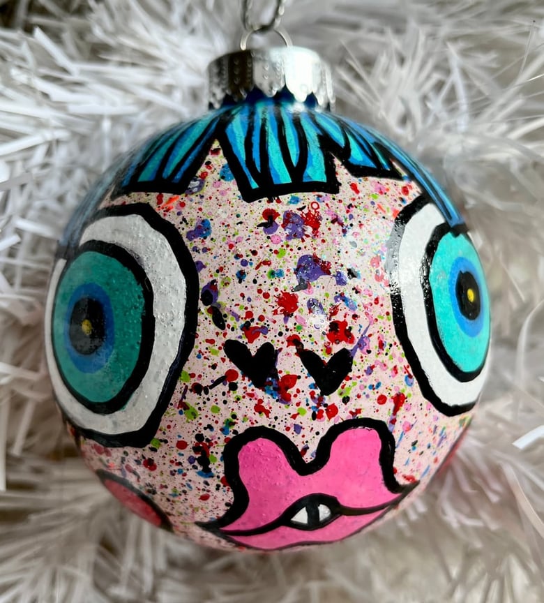 Image of Round Ball Ornament B