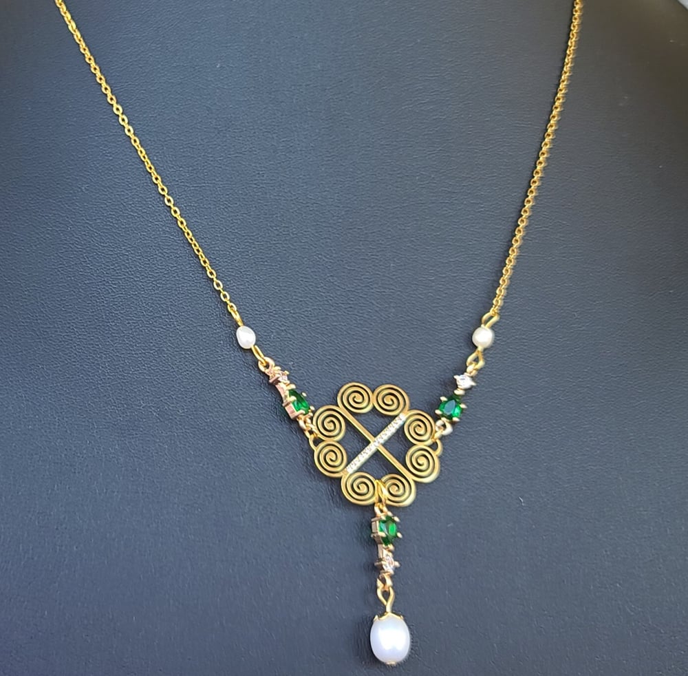 Image of Sophie (Green or Pink) Necklace - 18K Gold Plated, Hypoallergenic, Real Freshwater Pearls