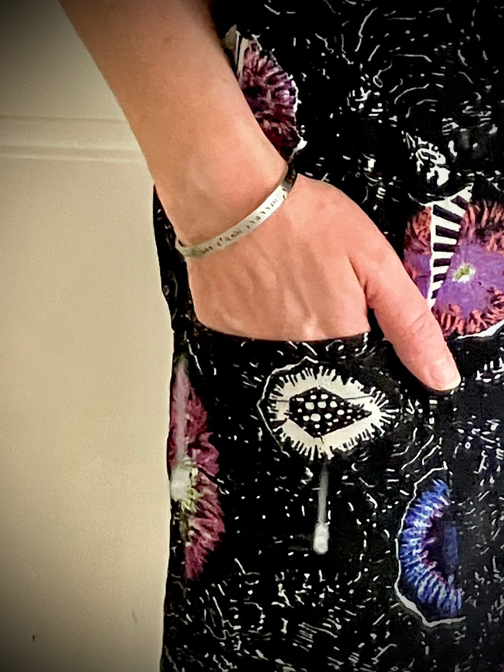 Image of Bracelet jonc LE LIVRE DE LA JUNGLE "Il en faut peu pour être heureux"