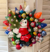 Santa Overwhelmed by Ornaments! Vintage Christmas Wreath