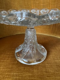 Image 3 of Grande coupe ou support à gateau en verre manganèse