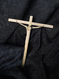 Image 4 of Petit crucifix en bronze