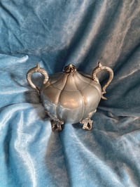 Image 1 of Théière ancienne James Dixon & Sons en forme de citrouille