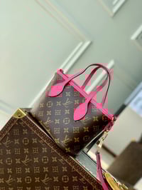 Image 13 of LV Neverfull Reversible